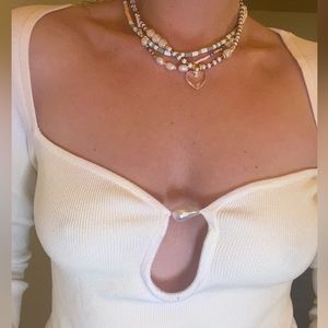 H&M top with tags and fresh water pearl